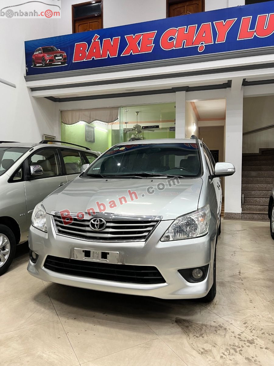 Bán xe ô tô Toyota Innova 2.0V 2013 giá 285 Triệu | 6615028
