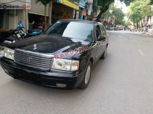 Toyota Crown đời 1998 rao bán giá 15 tỷ đồng ở Hà Nội