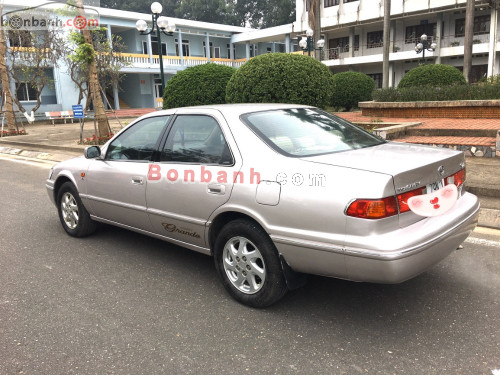 2002 Toyota Camry Review